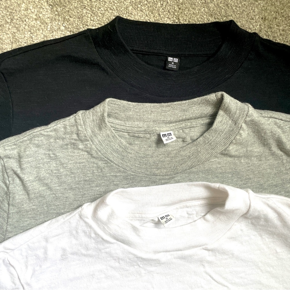 Set of 3 Uniqlo cotton mock neck tshirts - like new!